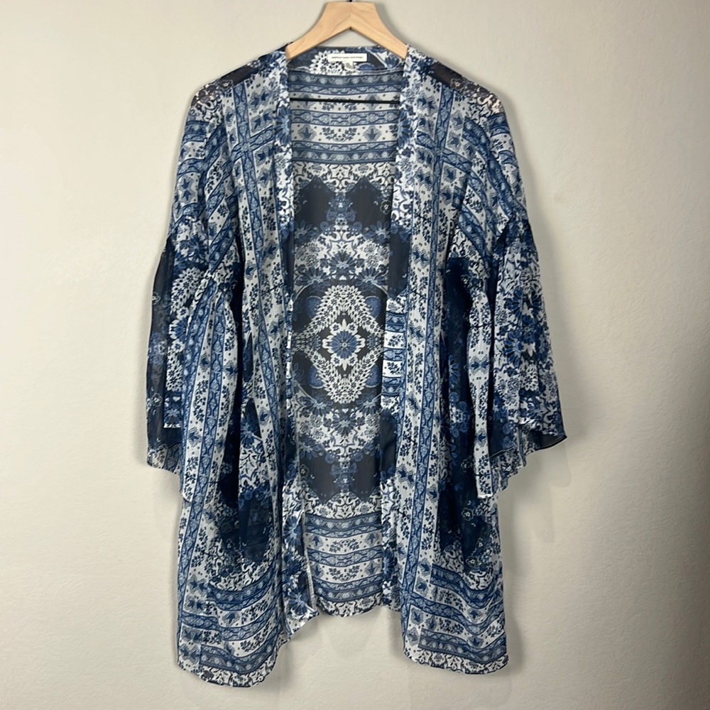 NWOT AEO Floral Kimono Bell Arm Top Sz L / XL